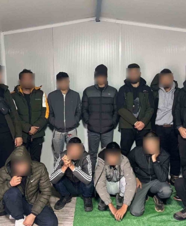 Tekirdağ’da göçmen kaçakçılığı operasyonu: 5 kişi tutuklandı, 19 göçmen yakalandı