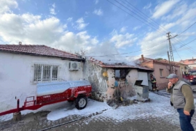 Balıkesir’de depoda yangın