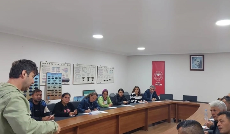 Edremitli çiftçilere iklim değişikliği ve sulama eğitimi verildi
