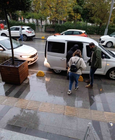 Fuhuş operasyonunda 5 kadın ve iş yeri sahibi yakalandı