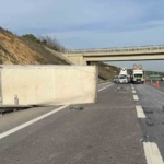 Kuzey Marmara Otoyolu’nda zincirleme kaza: Aynı firmaya ait iki kamyon kazaya karıştı