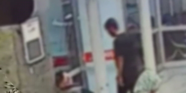 Beyoğlu’nda hastanede cep telefonu hırsızlığı kamerada