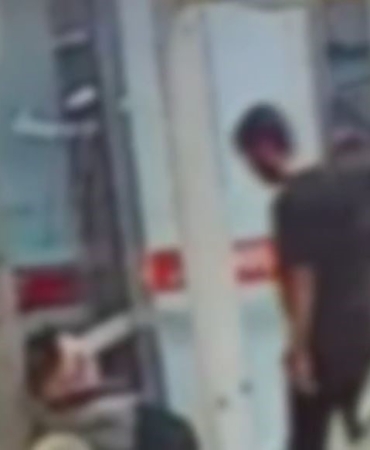 Beyoğlu’nda hastanede cep telefonu hırsızlığı kamerada