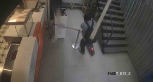 Ölümden kıl payı kurtuldu, o anlar kamerada