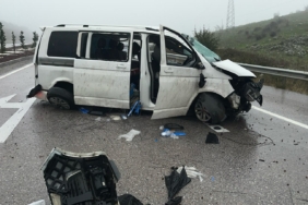 Balıkesir Çevreyolunda takla atan otomobilde 3kişi yaralandı