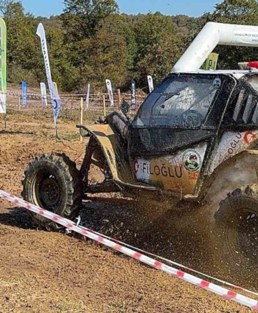 Sapanca rüzgarı Arnavutköy’de esti