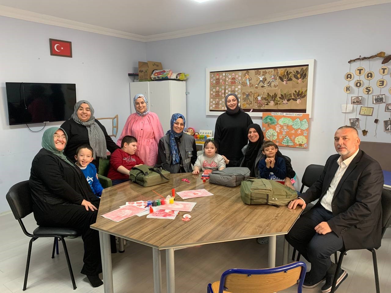 Sakarya Büyükşehir’den Pamukova’da özel öğrencilere anlamlı ziyaret