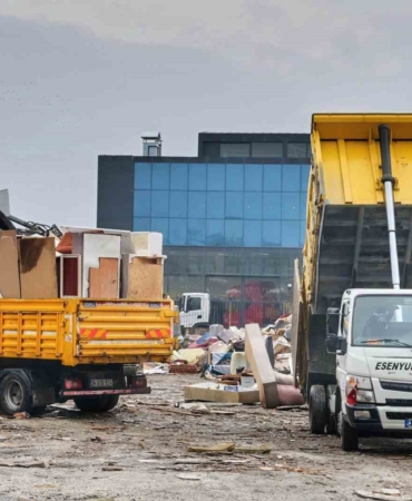 Esenyurt’ta kullanılmış ev eşyaları doğaya zarar vermeden bertaraf ediliyor