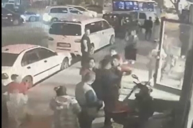 Esenyurt’ta engelli adama bıçaklı saldırı kamerada