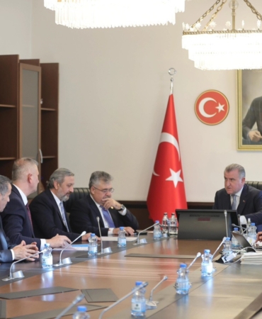 Gölcük’e çok amaçlı kapalı spor salonu müjdesi