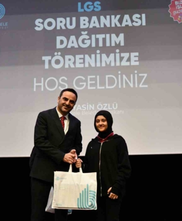 Başiskele’de 1608 öğrenciye LGS soru bankası desteği