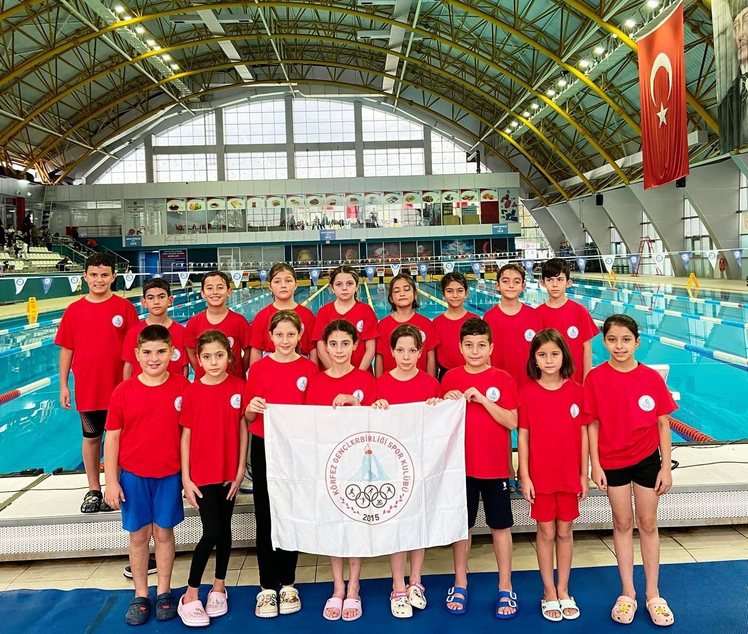 Körfezli yüzücüler Sakarya’da şampiyon oldu