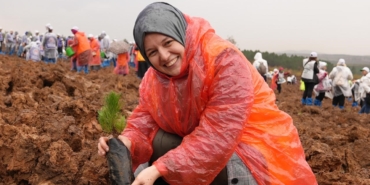 TÜRGEV’li gençler Milli Ağaçlandırma Günü’nde Yeşil Vatan için kenetlendi