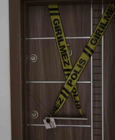 Göreve gelmeyen polis memuru, kendisini kontrol için gelen mesai arkadaşları tarafından ölü bulundu