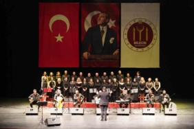 Atatürk’ün sevdiği şarkıları hep birlikte söylendi