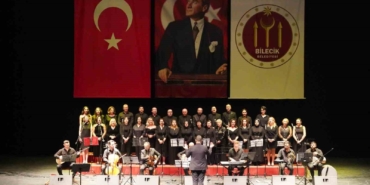 Atatürk’ün sevdiği şarkıları hep birlikte söylendi