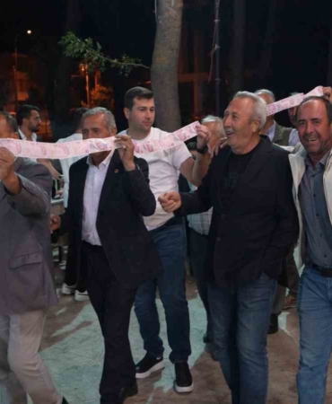 Gelin ve damada 15 metrelik para kurdelesi