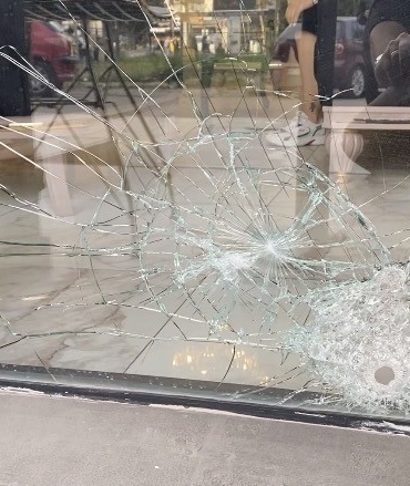 Ataşehir’de güzellik merkezine motosikletli silahlı saldırı