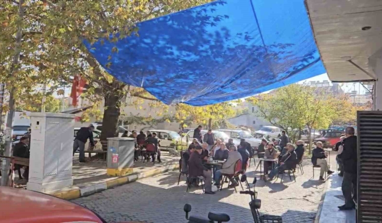 Sındırgı’da peş peşe depremler