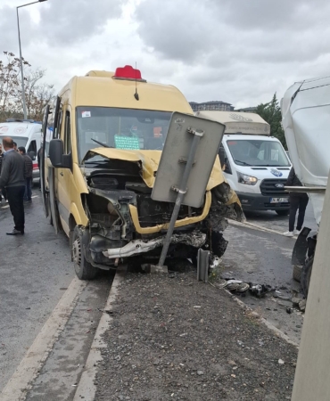 Başakşehir’de zincirleme kaza: 12 yaralı