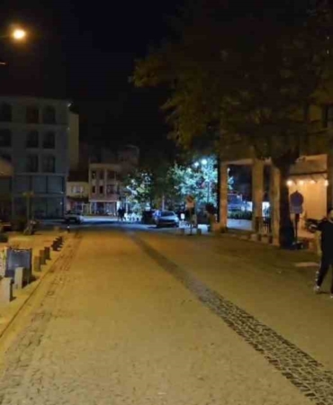 Sındırgı peş peşe depremlerle sarsıldı