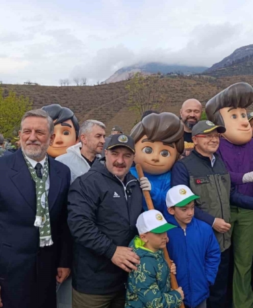 Bursa’da yanan ormanlar Milli Ağaçlandırma Günü’nde yeniden yeşeriyor