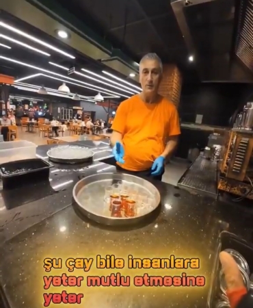 Köfteci Yusuf’ta kuryelerin yüzünü güldüren sıcak jest