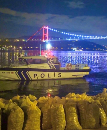 İstanbul’da 2 ton 350 kilogram kaçak midye ele geçirildi
