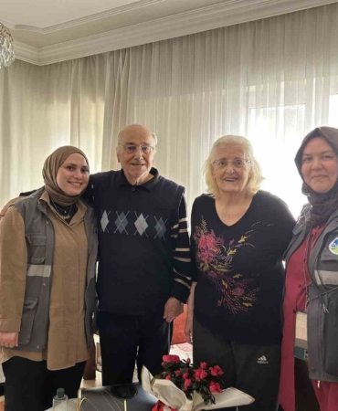 Engelleri sevgiyle aştılar: 65 yıllık evlilik Sakarya Büyükşehirle kutlandı