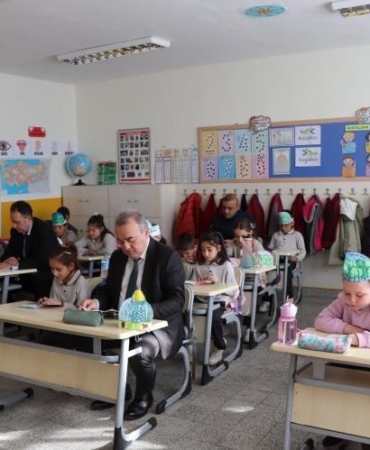 Bozüyük’te kaymakam ve öğrenciler kitapla buluştu