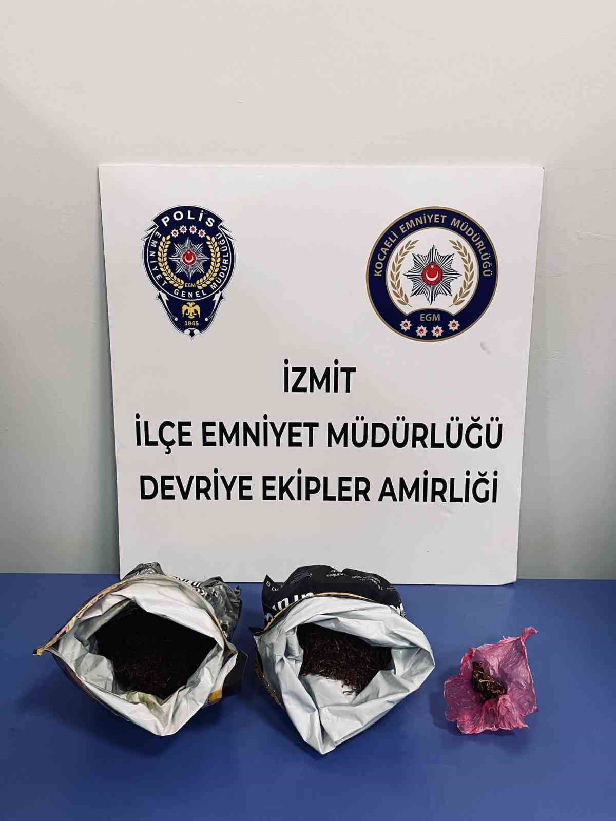 Polisin şüphe üzerine durdurduğu şahısların üzerinden uyuşturucu çıktı