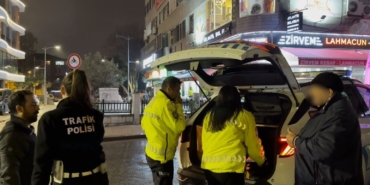 Kendisine çarpan sürücünün alkollü olduğunu sanıp anahtarını aldı