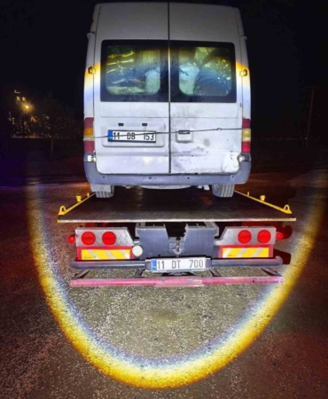 Trafik kontrolünde yakalaması olan araç otoparka çekildi