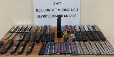 İzmit’te iki çocuğun üzerinde 52 kesici alet ele geçirildi