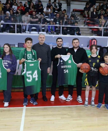 Sakarya Büyükşehir, parkeden 89-60 galip ayrıldı