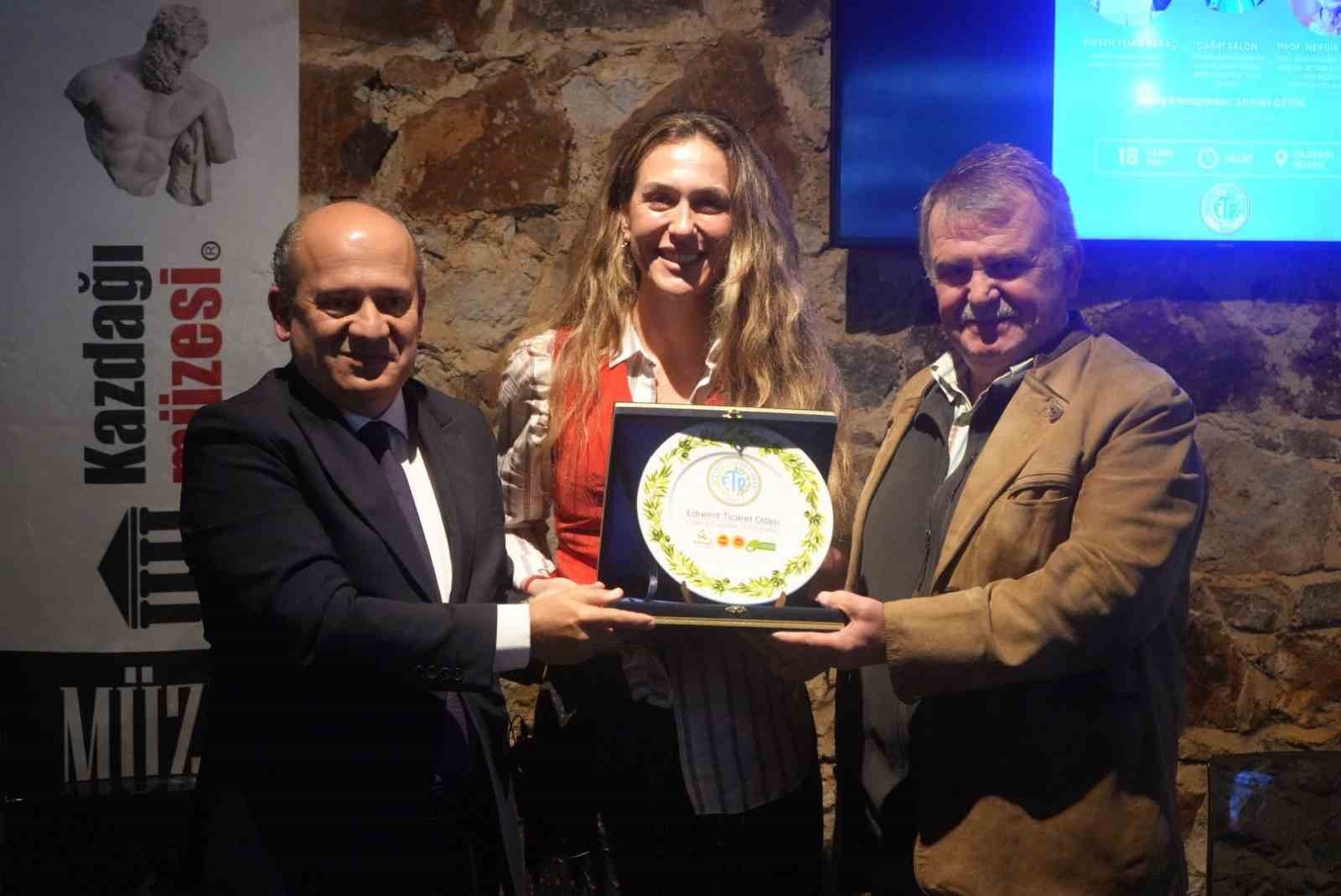 ’Dünya bir yana, ben bir yana’ söyleşisi