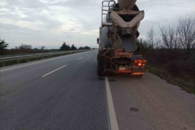 Babaeski’de beton mikseri ile otomobil çarpıştı: 1 yaralı