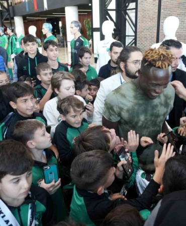 Kocaelispor’un yıldızı Dan Agyei’ye sevgi seli