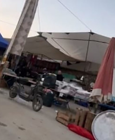 Pazarda uyuşturucu satarken yakalandı