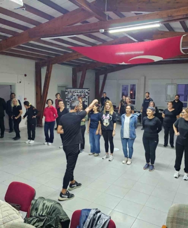 Ayvalık’ta öğretmenlerden halk dansları yolculuğu