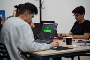 Esenler’de genç yazılımcılar Filistin direnişini oyunlara taşıdı