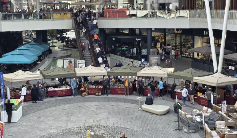 Antikacılardan tepki: "Festivalin iptaliyle dolandırıcı durumuna düşürüldük"