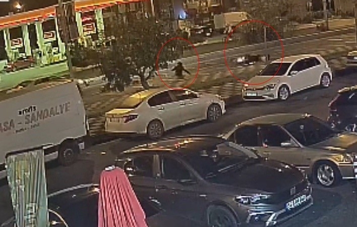 Metrelerce sürüklendi, kazayı yara almadan atlattı: O anlar kamerada