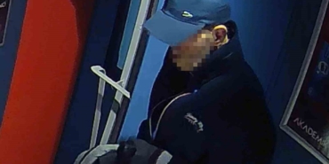 Avcılar’da pişkin hırsız güvenlik kamerasında