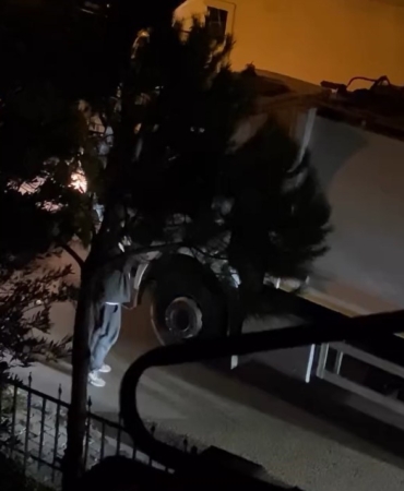 Ataşehir’de trafikte çöp kamyonu şoförüne levyeli saldırı kamerada