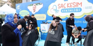 Sosyal medya fenomeni kardeşler engelli bireylerle Saç Kesim Etkinliği düzenledi