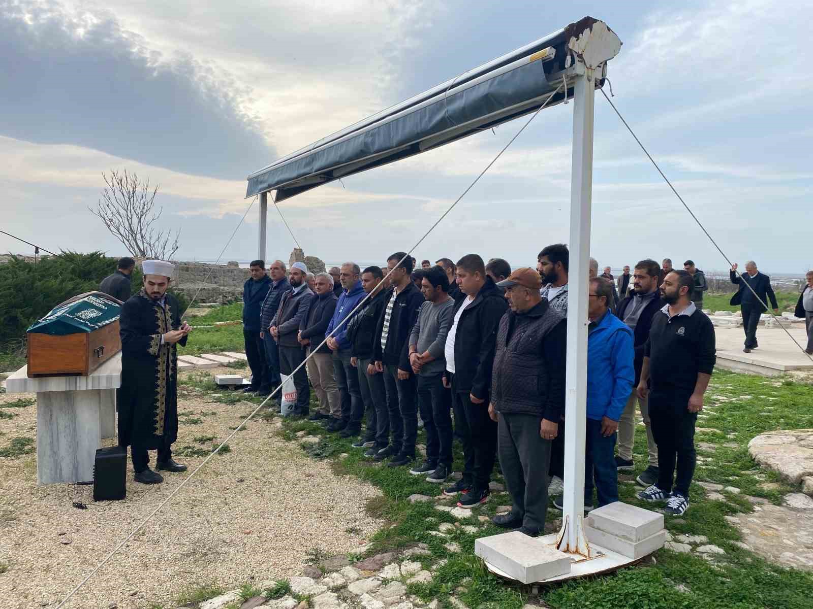 Enez’deki cinayet sonrası her iki kişi de toprağa verildi