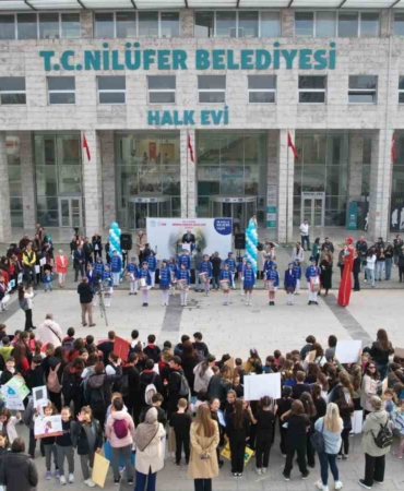 Nilüferli çocuklardan ’gelecek’ için anlamlı yürüyüş