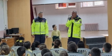 Bilecik’te öğrencilere trafik ve emniyet kemeri eğitimi verildi