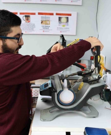 Ümraniye Belediyesi’nden hayata değer katan destek: Enes’in azim dolu hikayesi